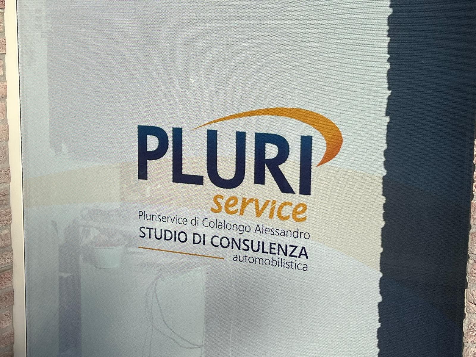 Insegna Pluriservice - Studio di Consulenza Automobilistica