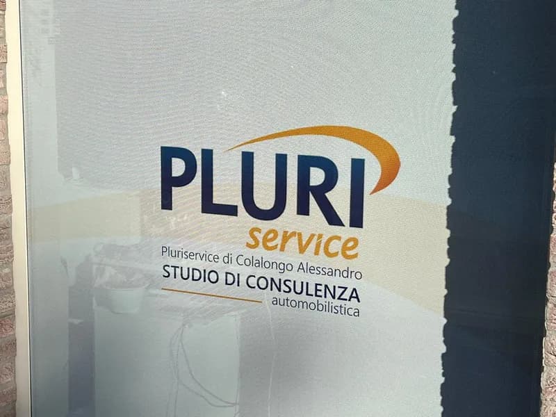 Insegna Pluriservice - Studio di Consulenza Automobilistica